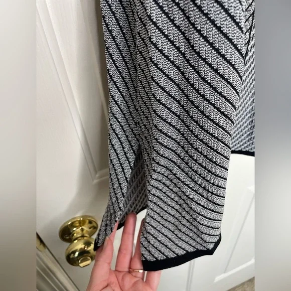 Exclusively Misook Black & White Open Front Short Sleeve Knit Cardigan M - Picture 4 of 11